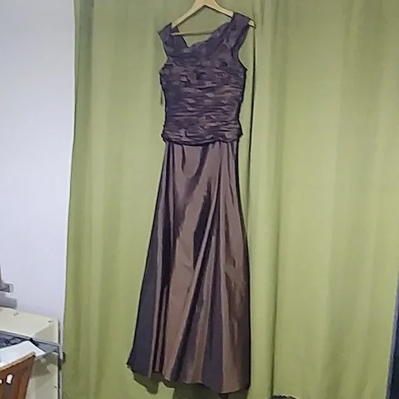 JS COLLECTIONS LONG BROWN SATIN FORMAL DRESS SIZE 10 - Picture 10 of 16